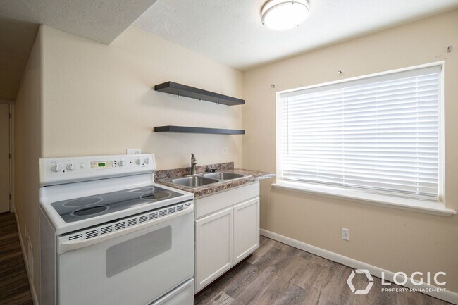 Building Photo - 3987 Lake Mountain Dr