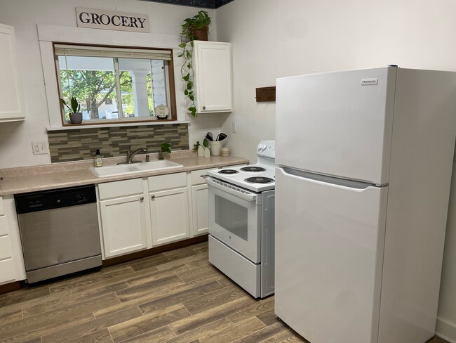 Brand New Appliances - 3260 Starr St