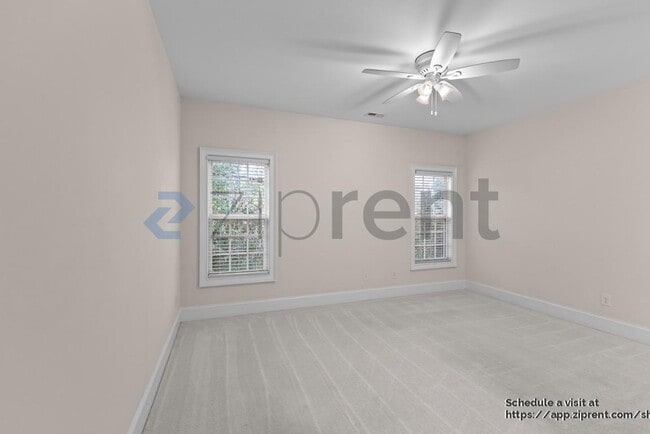 Building Photo - 1025 N Sharon Amity Rd