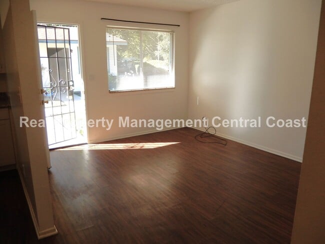 Building Photo - 7124 Sombrilla Ave