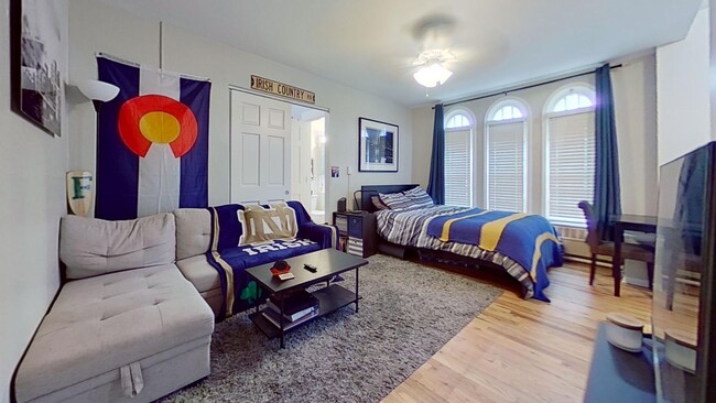 Interior Photo - 601 W. Deming Pl