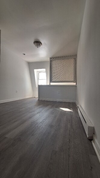 Building Photo - 436 N Law St