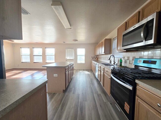 Building Photo - 15723 Crooked Arrow Dr