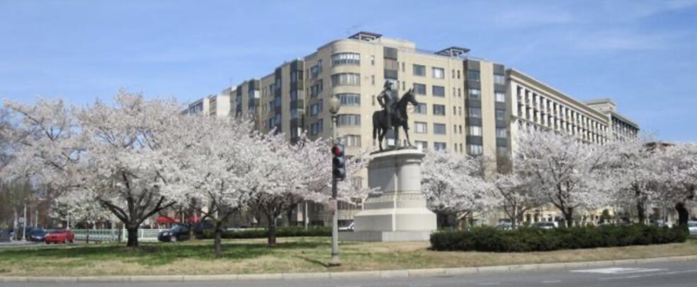 Building Photo - 1 Scott Cir NW