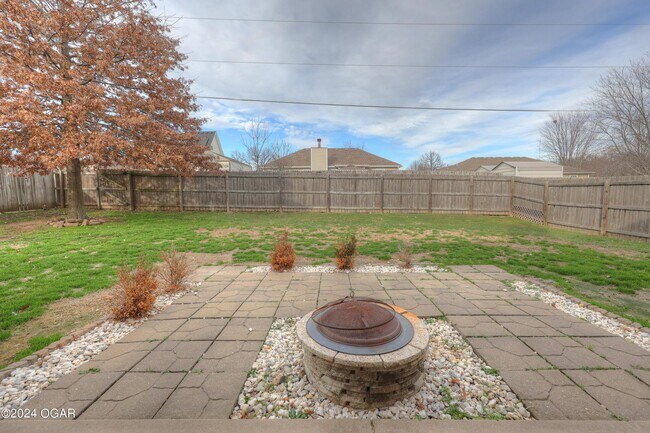 Building Photo - 4231 W 28th St