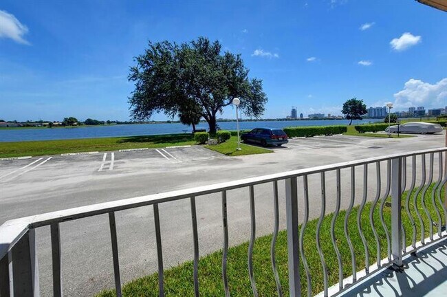 Building Photo - 470 Executive Center Dr