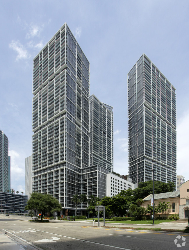 Building Photo - Icon Brickell Tower 2