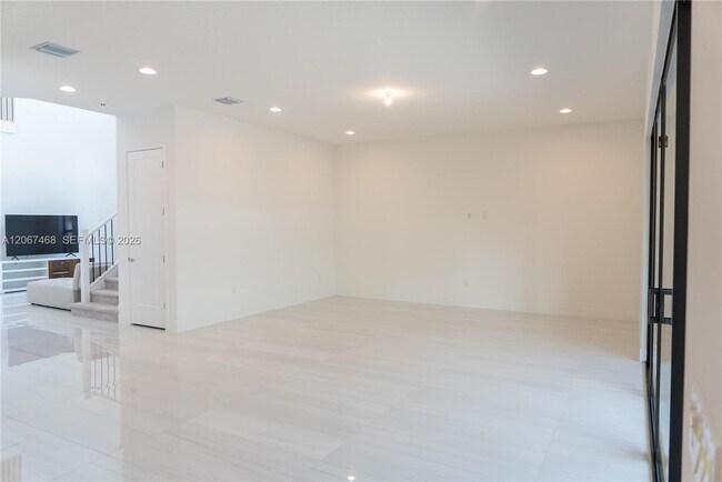 Building Photo - 8151 Laurel Falls Dr