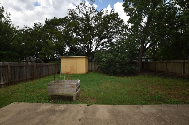 Building Photo - 9707 Copper Creek Dr