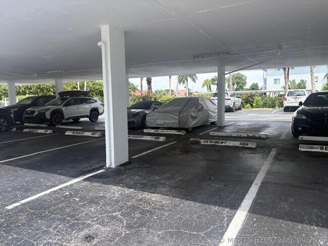 Building Photo - 2851 S Ocean Blvd