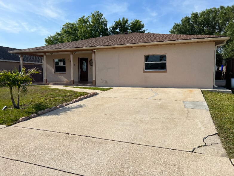 Primary Photo - 1425 Orchid Ln