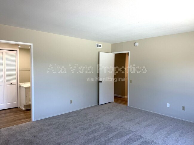 Building Photo - 12480 Escala Ln