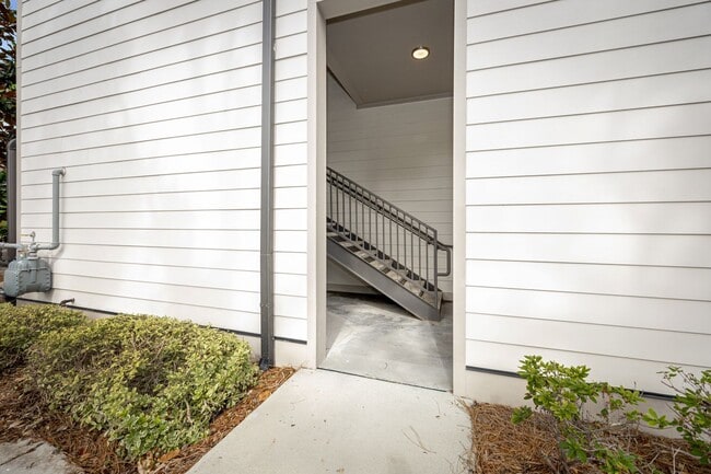 Building Photo - 2501 Bienville Blvd