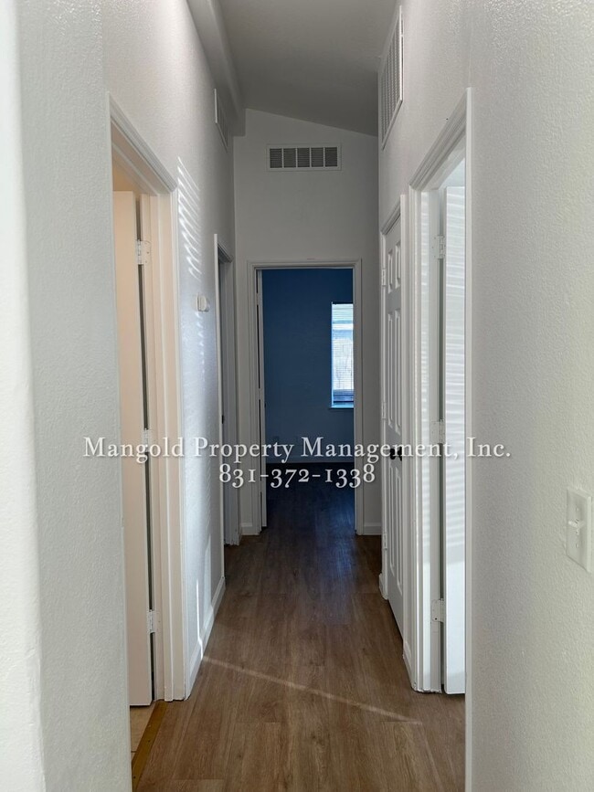 Building Photo - Spacious 3-Bedroom 2-Bath Home  with Fireplace, Fenced Yard, and Attached Garage