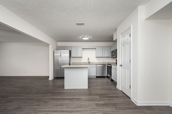 Building Photo - 4910 Laura Jeanne Blvd