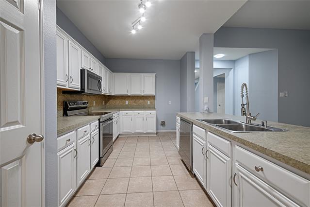 Building Photo - 502 Hickory Ln