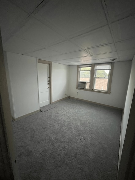Building Photo - 5131 W Dakin St