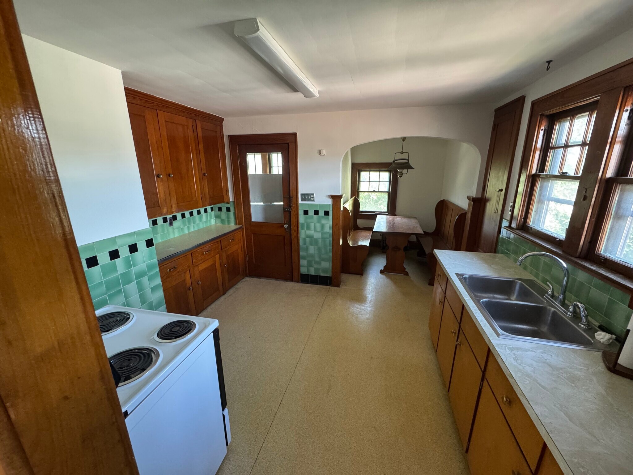 Building Photo - 1002 Fisk St