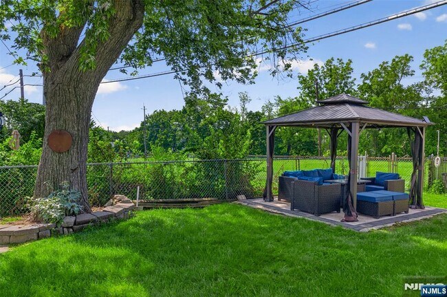 Building Photo - 8 Coyles Ct