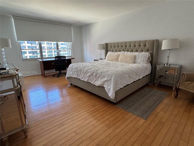 Building Photo - 5161 Collins Ave