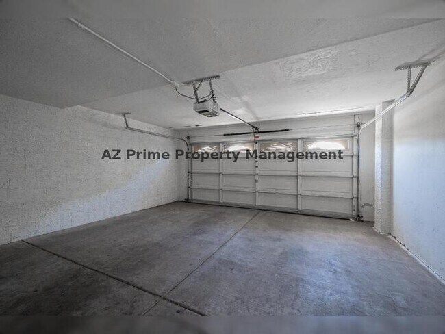 Building Photo - 7835 E Glenrosa Ave