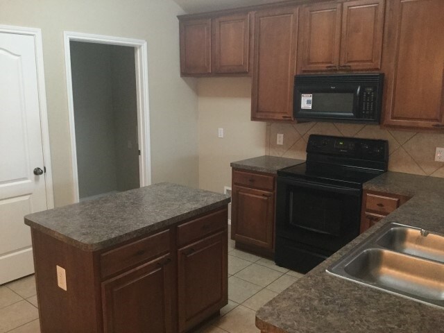 Building Photo - 6233 Brooklynn Dr