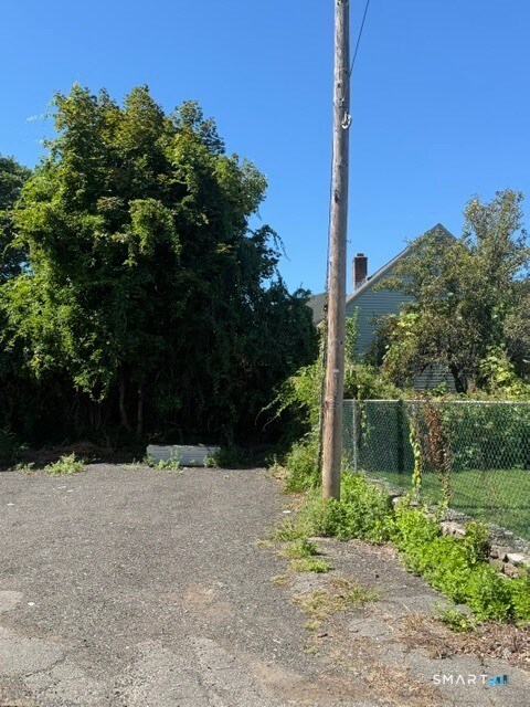 Building Photo - 728 Highland Ave