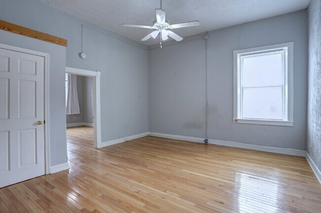 Building Photo - 2BD/1BA Spacious, Fabulous Fells Point Apartment