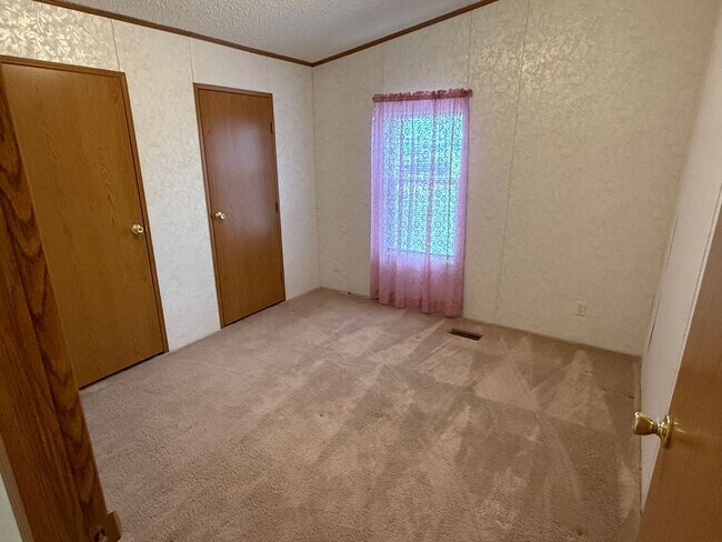 Building Photo - 3 Bedroom, 2 Bath Home for Rent