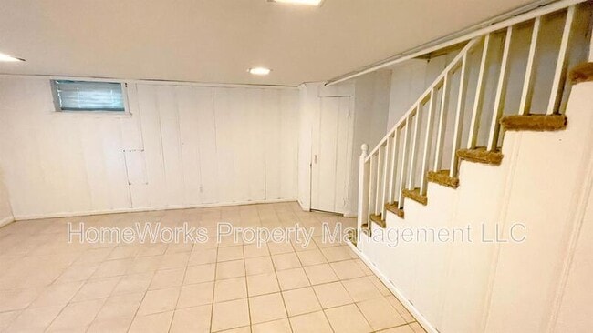 Building Photo - 4012 Clarks Ln