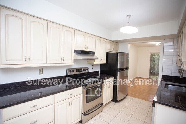 Building Photo - 3 Majestic Way