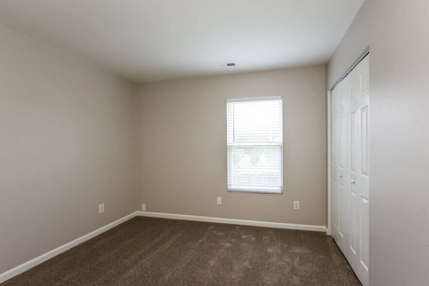 Building Photo - 717 Aberdeen Glen Pl