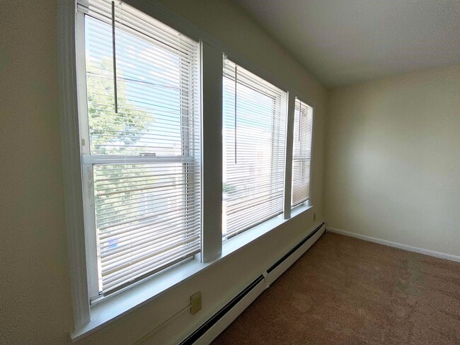 Building Photo - 133 Second St