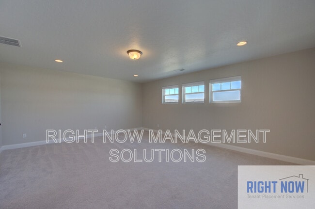 Building Photo - 6132 S Astoria Ave