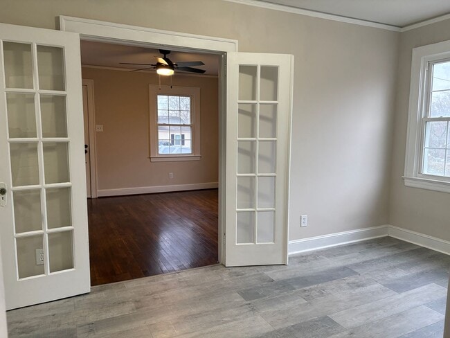 Building Photo - 2 Bedroom, 1 Bathroom House in Winston-Salem!