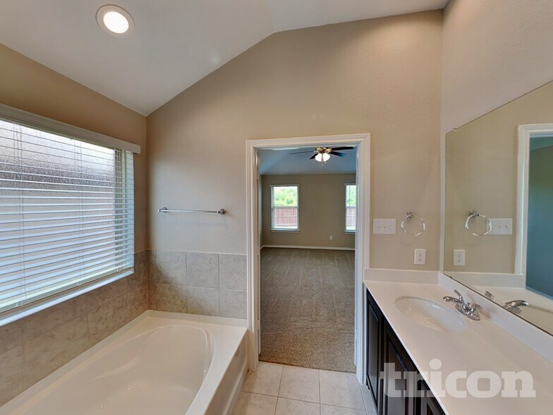 Building Photo - 9125 Nevis Dr