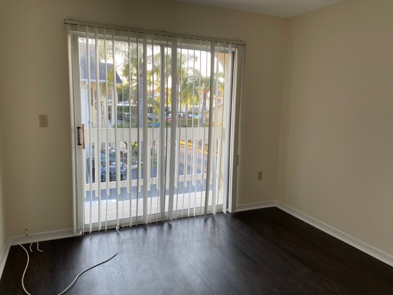 Building Photo - 3211 Sabal Palms Ct