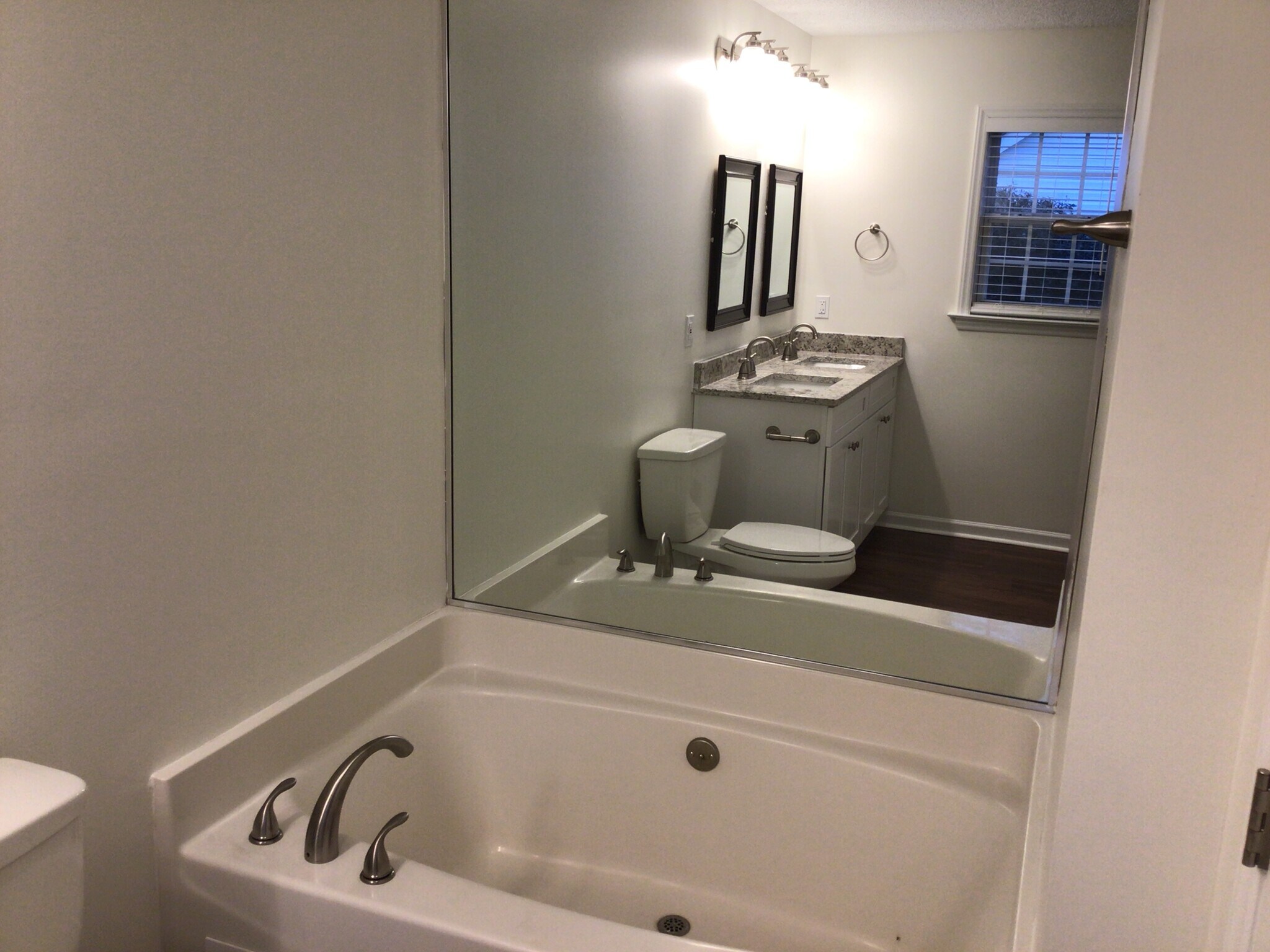 Building Photo - 5410 Bridgegate Dr