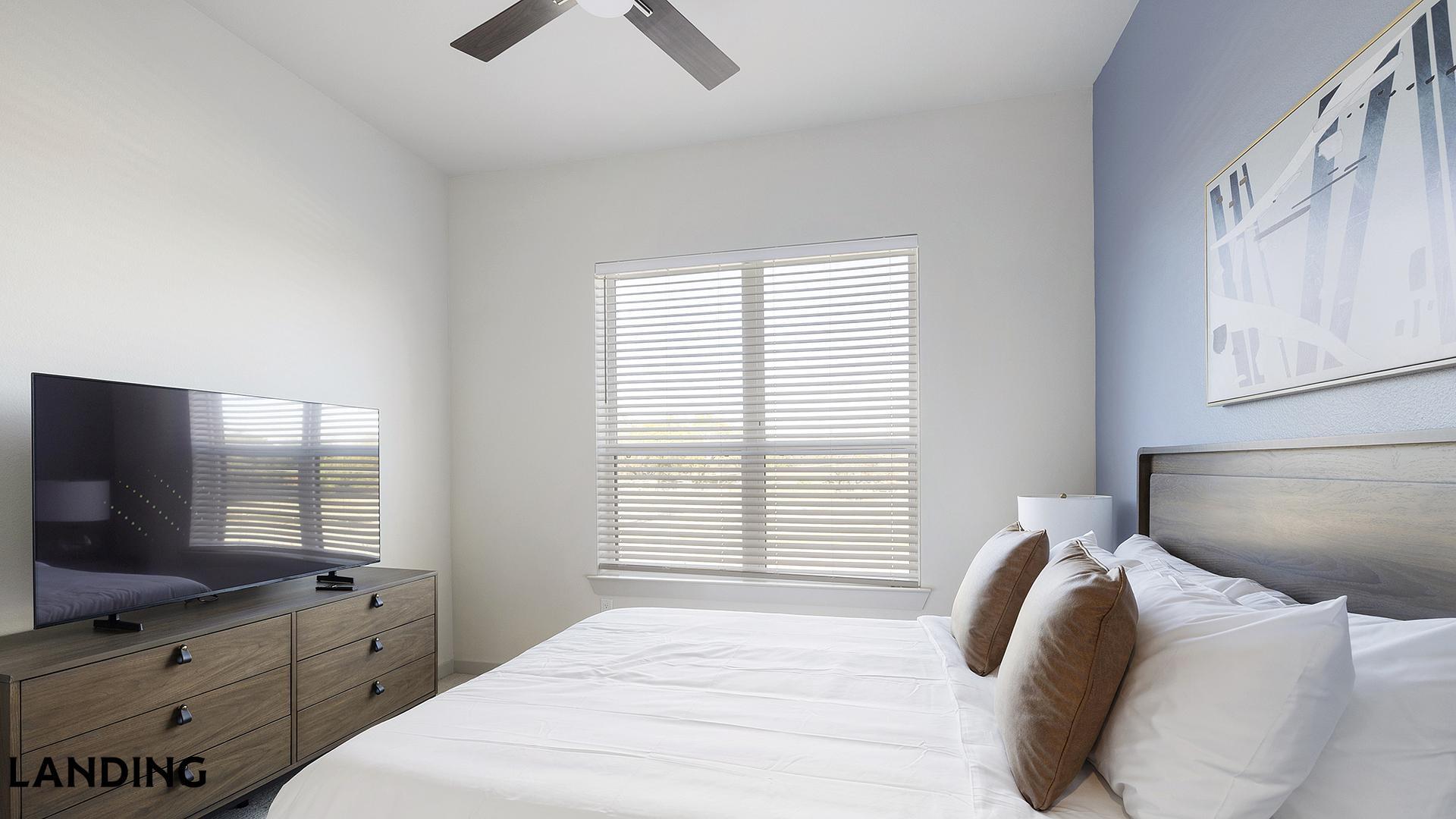 Building Photo - 1345 E 15th St