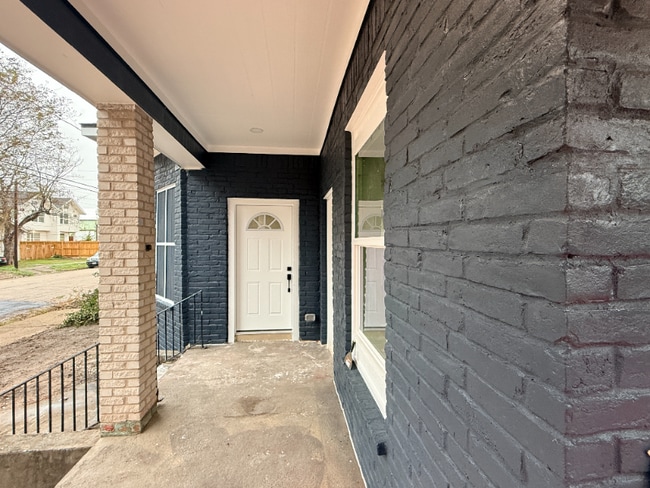 Building Photo - 1519 McKee St