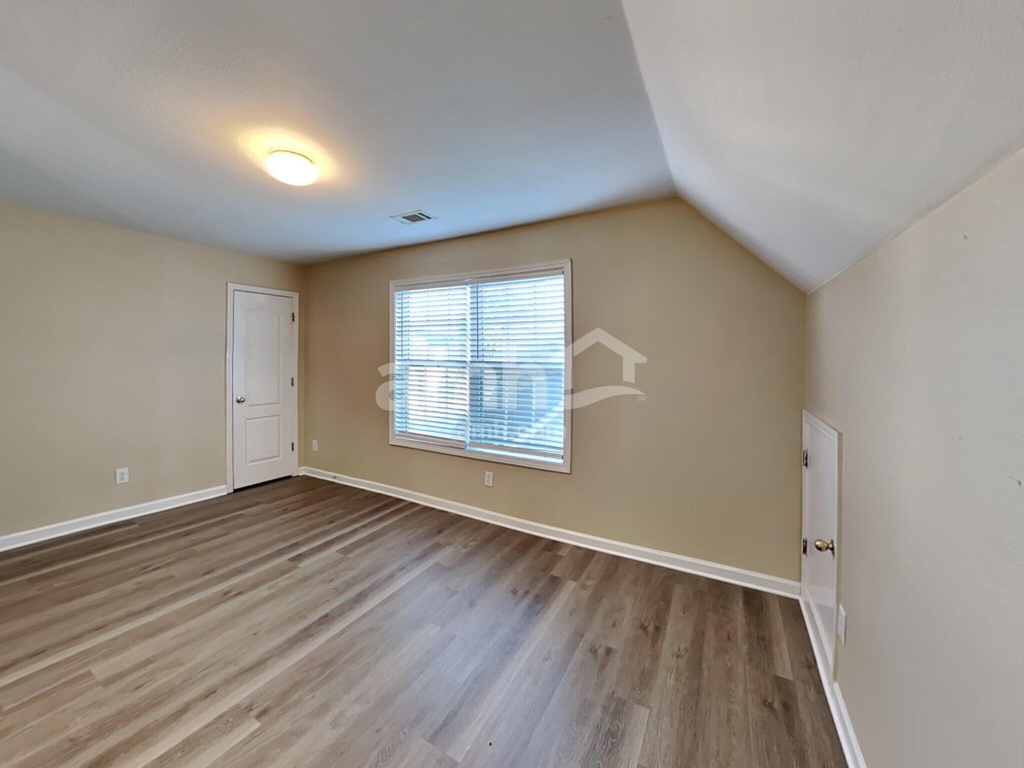 Building Photo - 6483 Grand Hickory Dr