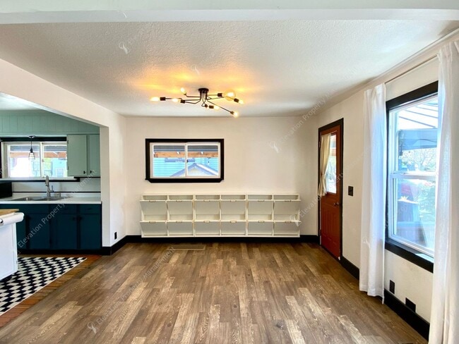 Building Photo - Unfurnished - Charming 3-Bedroom Home in D...
