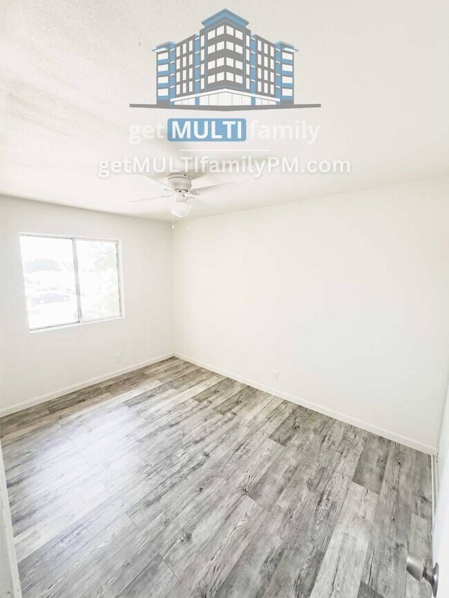 Building Photo - 7120 N 66th Dr