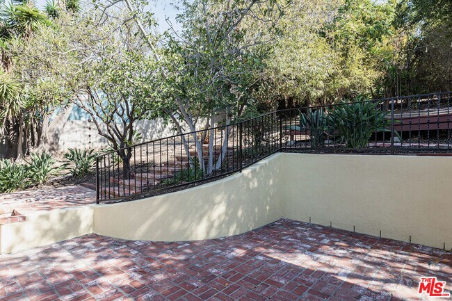 Building Photo - 2610 Griffith Park Blvd