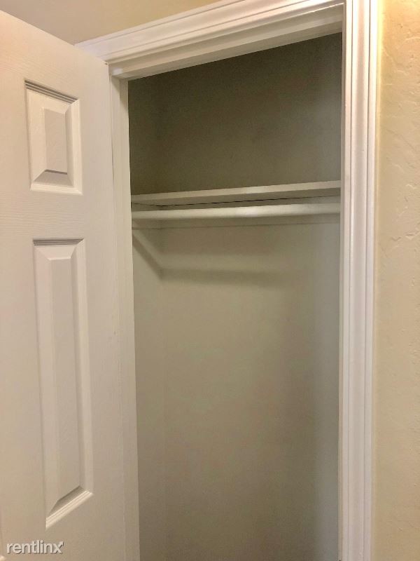 Building Photo - 953 Helen Ave