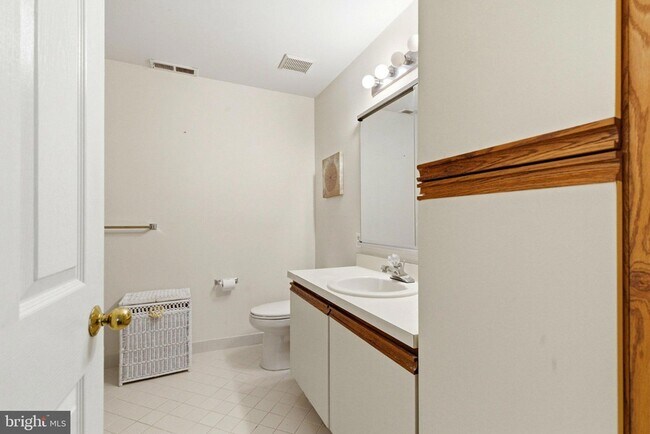 Building Photo - 3403 Waltham Ct