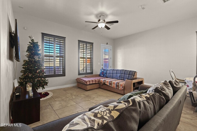 Building Photo - 14829 Sunny Land Ave