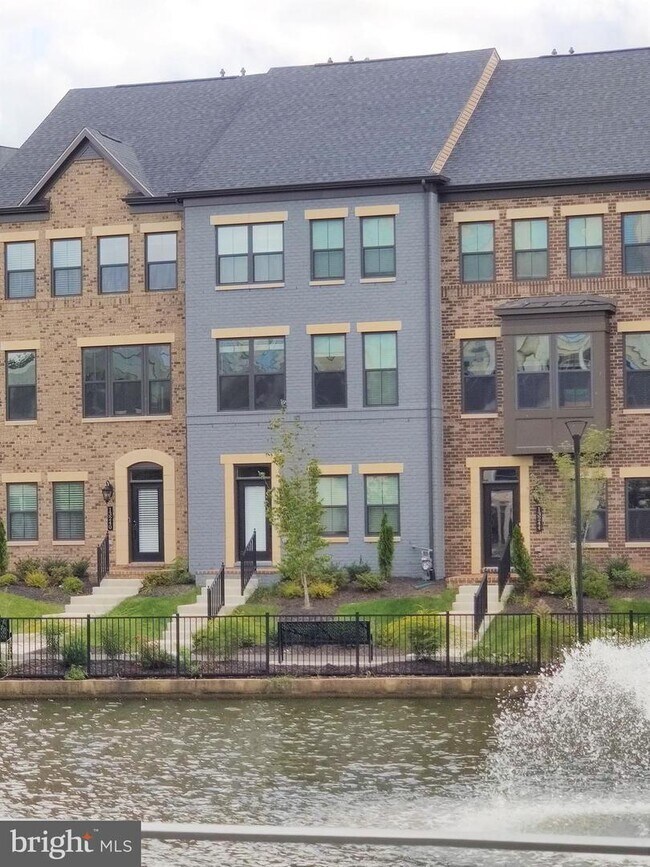 Building Photo - 13242 Woodland Pond Pl