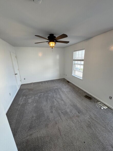 Master bedroom - 517 Aidone Dr