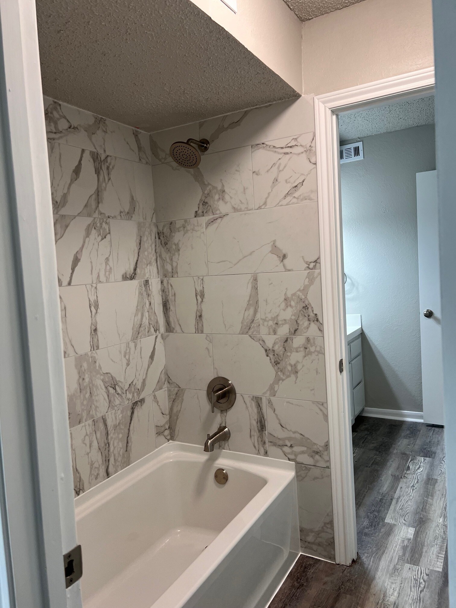 Building Photo - 1411 Lackey Ct